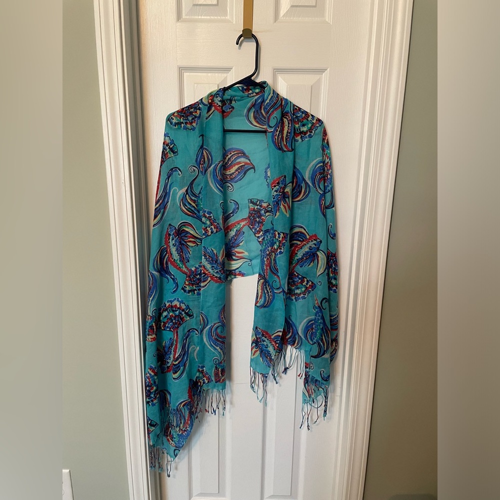 Lilly Pulitzer Murfee Scarf - She’s Got Sole. - Picture 2 of 4